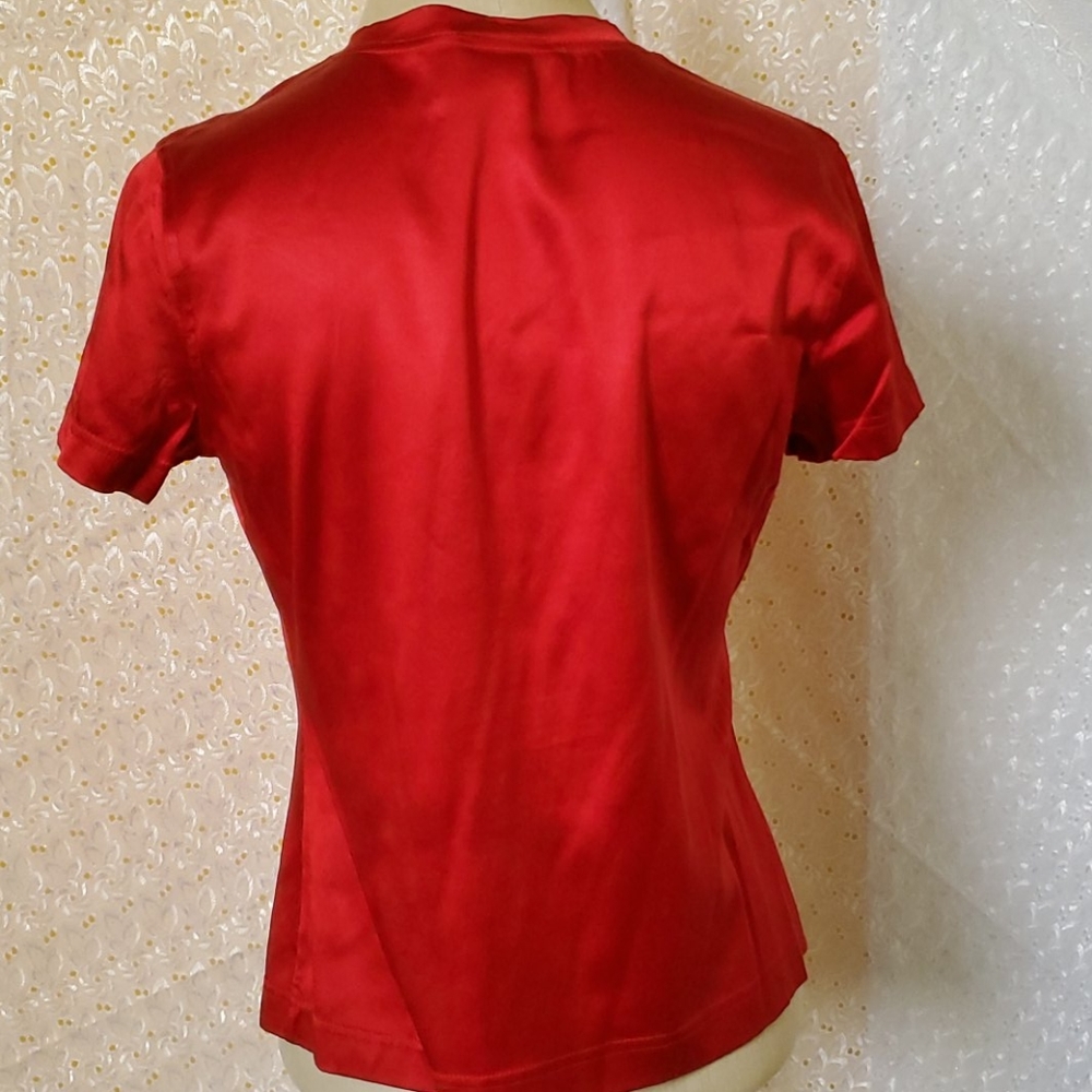 Red Silk - Picture 6 of 9